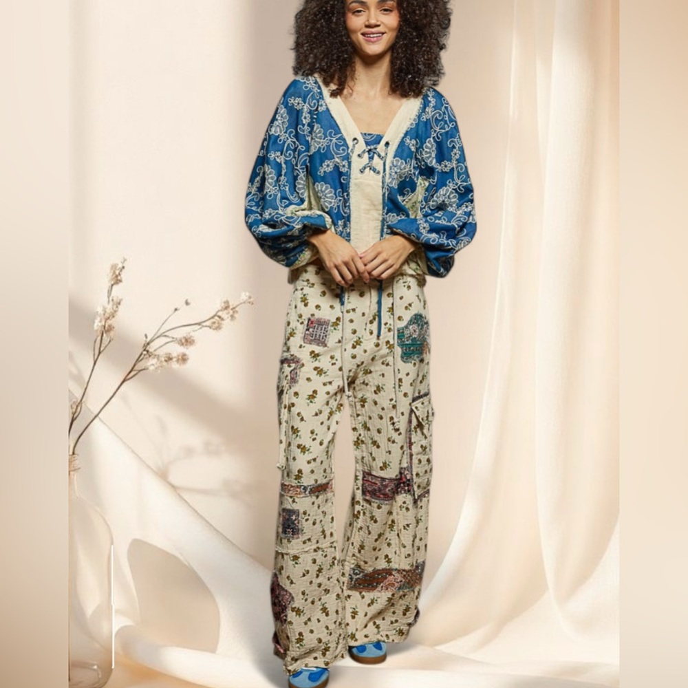 POL Denim & Cream Woven Floral Boho Top with Ruffle Hem - Picture 5 of 8